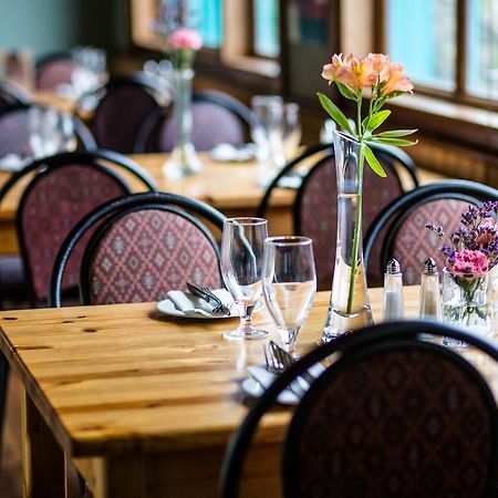 Byrnes Wine Dine Stay เอนนิสไทมอน ภายนอก รูปภาพ