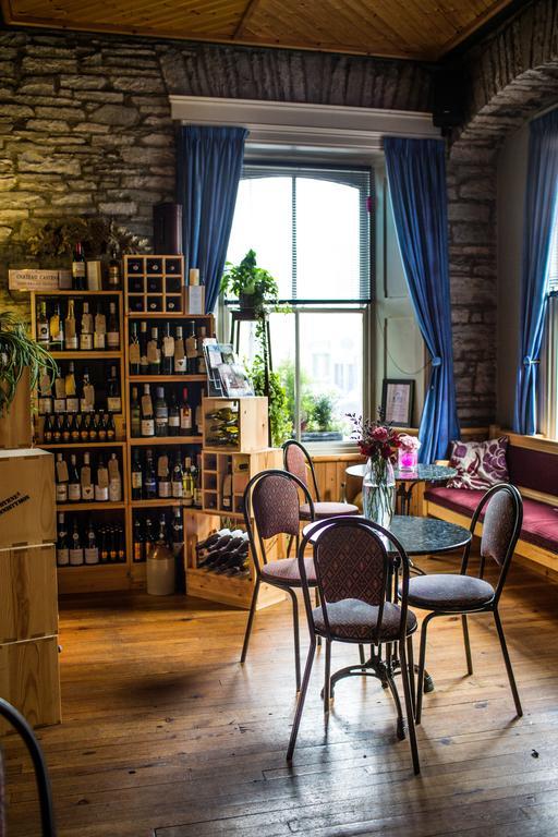 Byrnes Wine Dine Stay เอนนิสไทมอน ภายนอก รูปภาพ