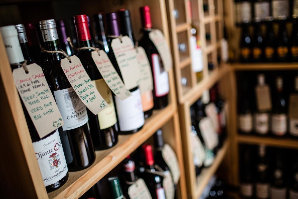Byrnes Wine Dine Stay เอนนิสไทมอน ภายนอก รูปภาพ