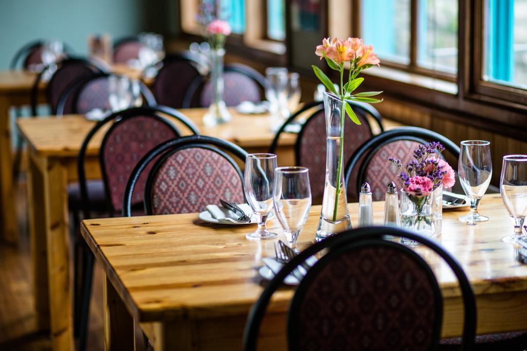 Byrnes Wine Dine Stay เอนนิสไทมอน ภายนอก รูปภาพ